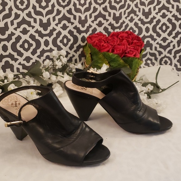 Vince Camuto sandals - Picture 1 of 3
